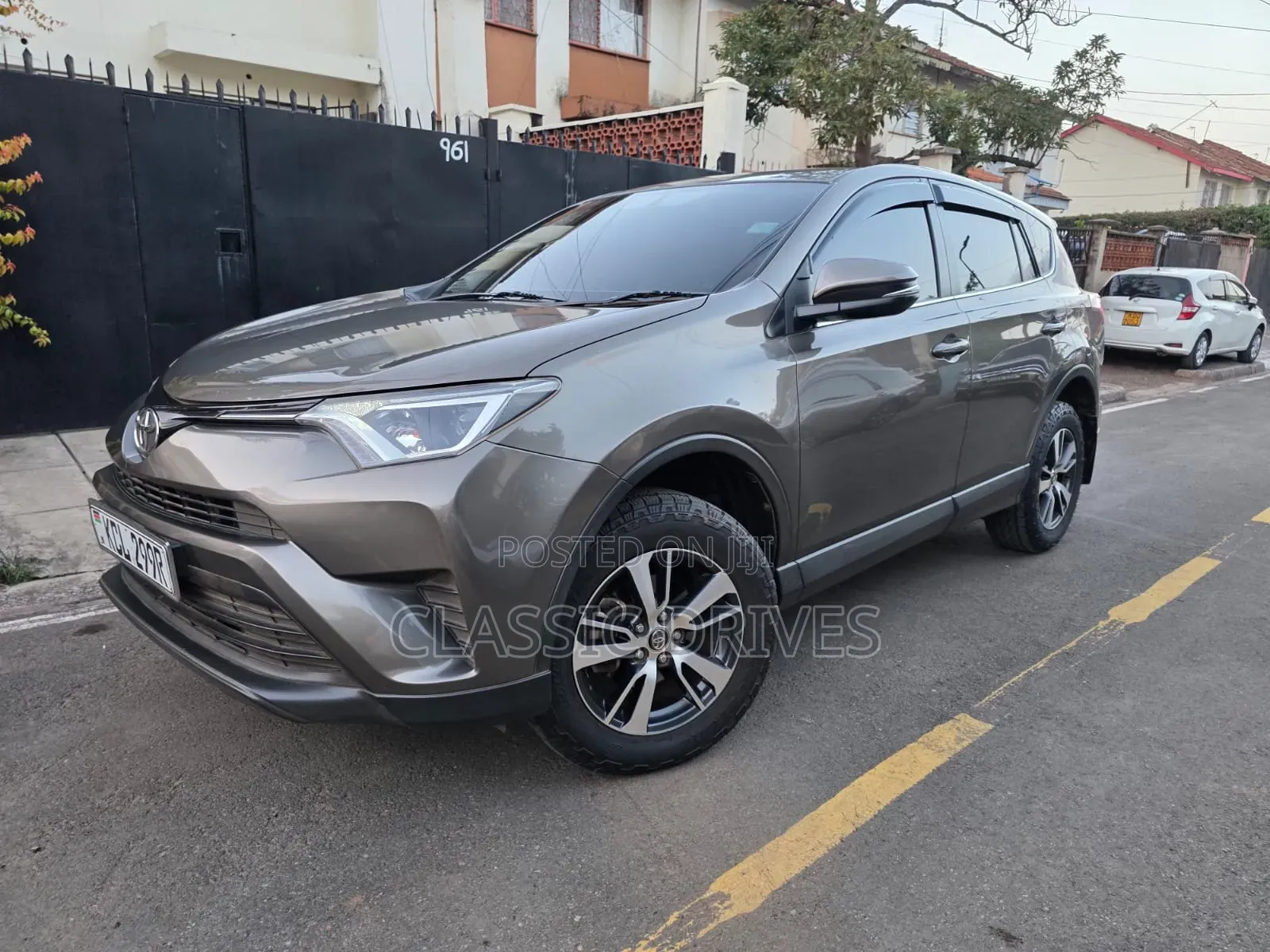 Toyota RAV4 2017 Gray