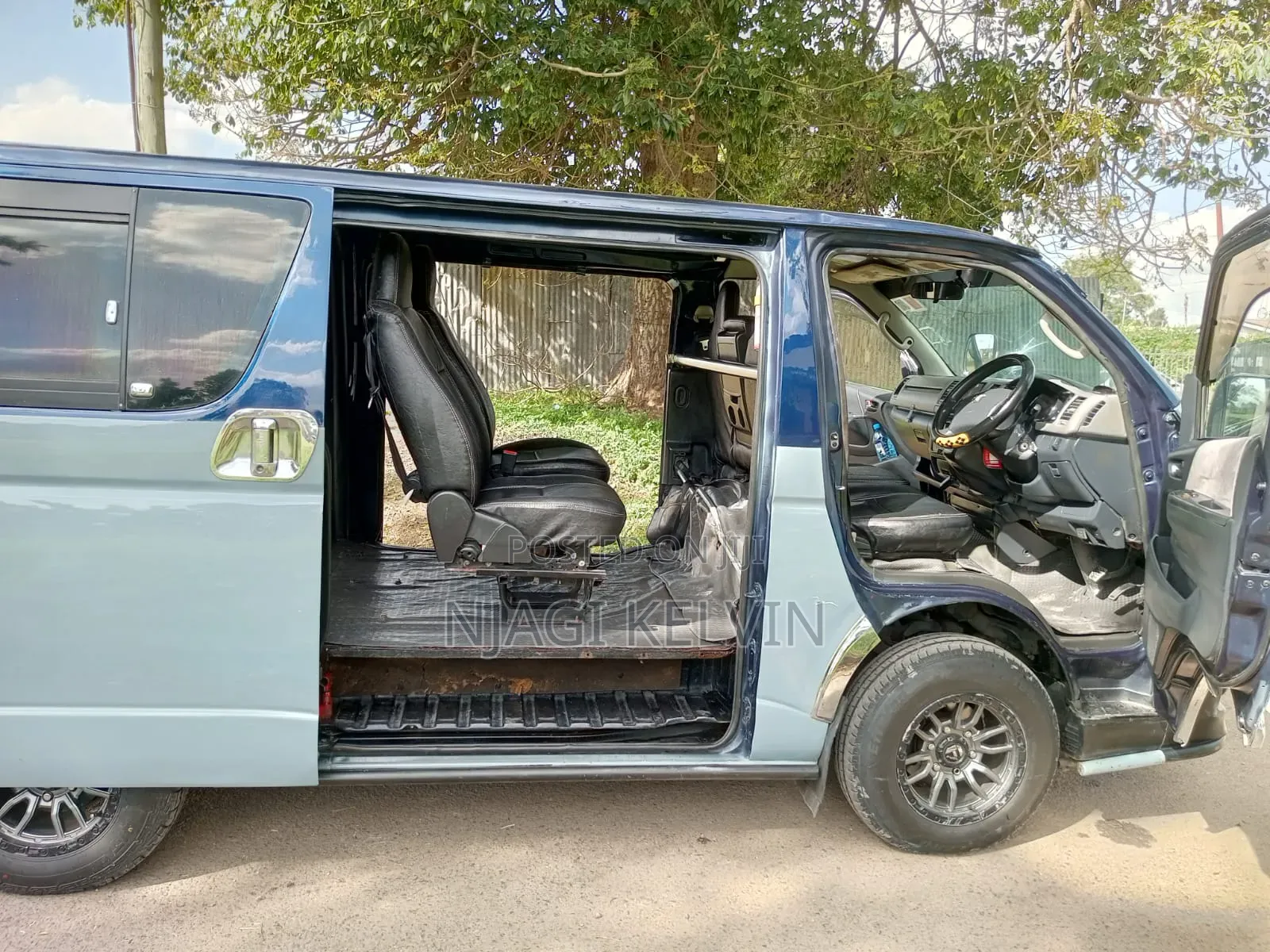 Toyota HiAce 2013 Blue