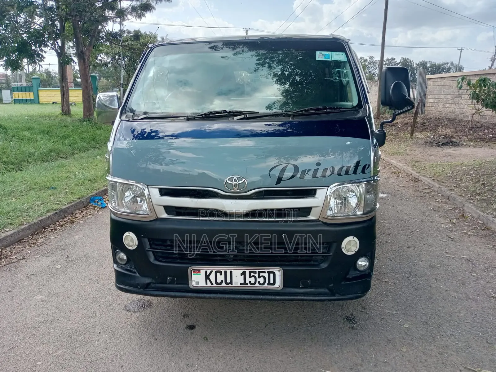 Toyota HiAce 2013 Blue