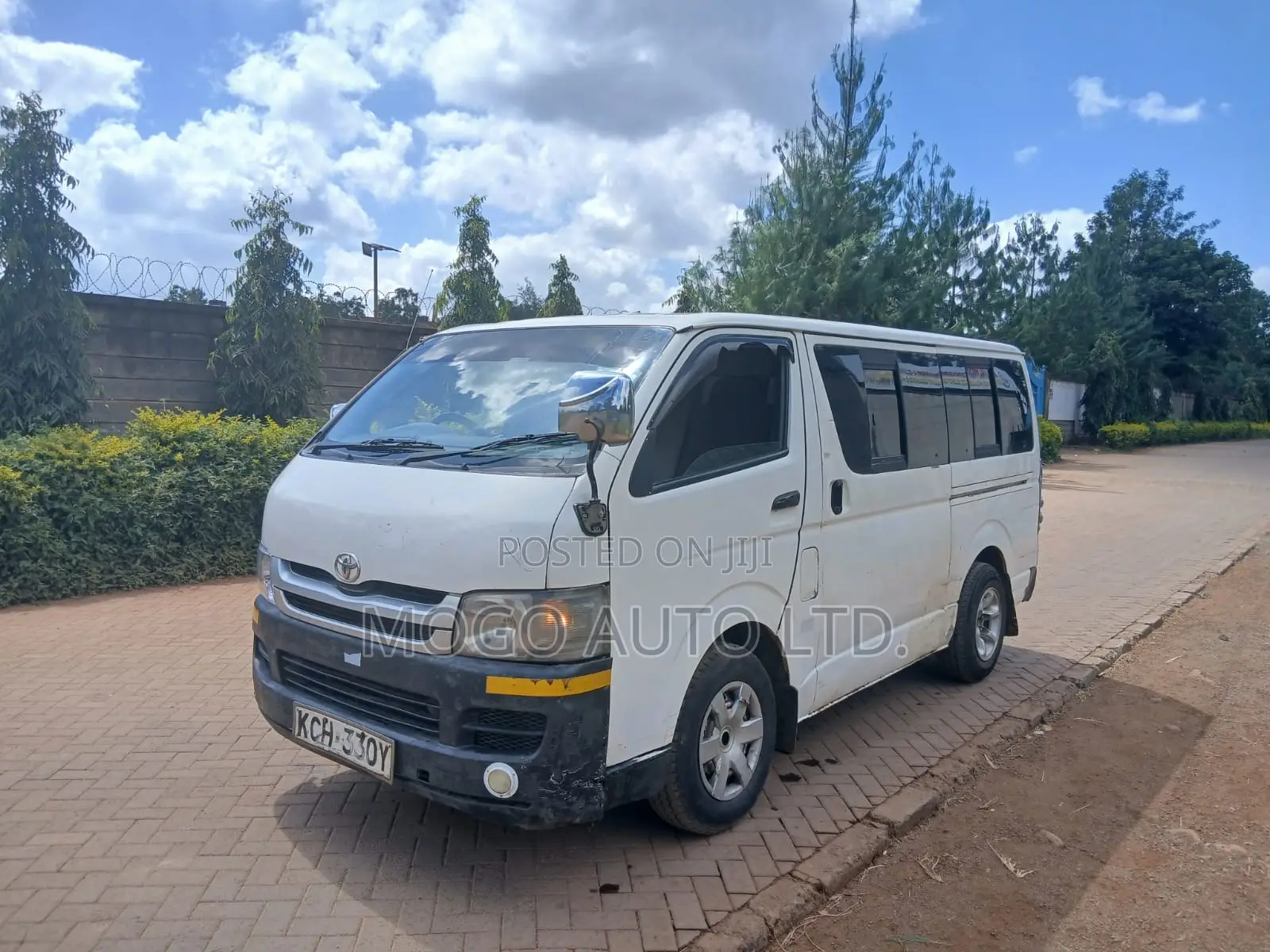 Toyota HiAce 2009 White