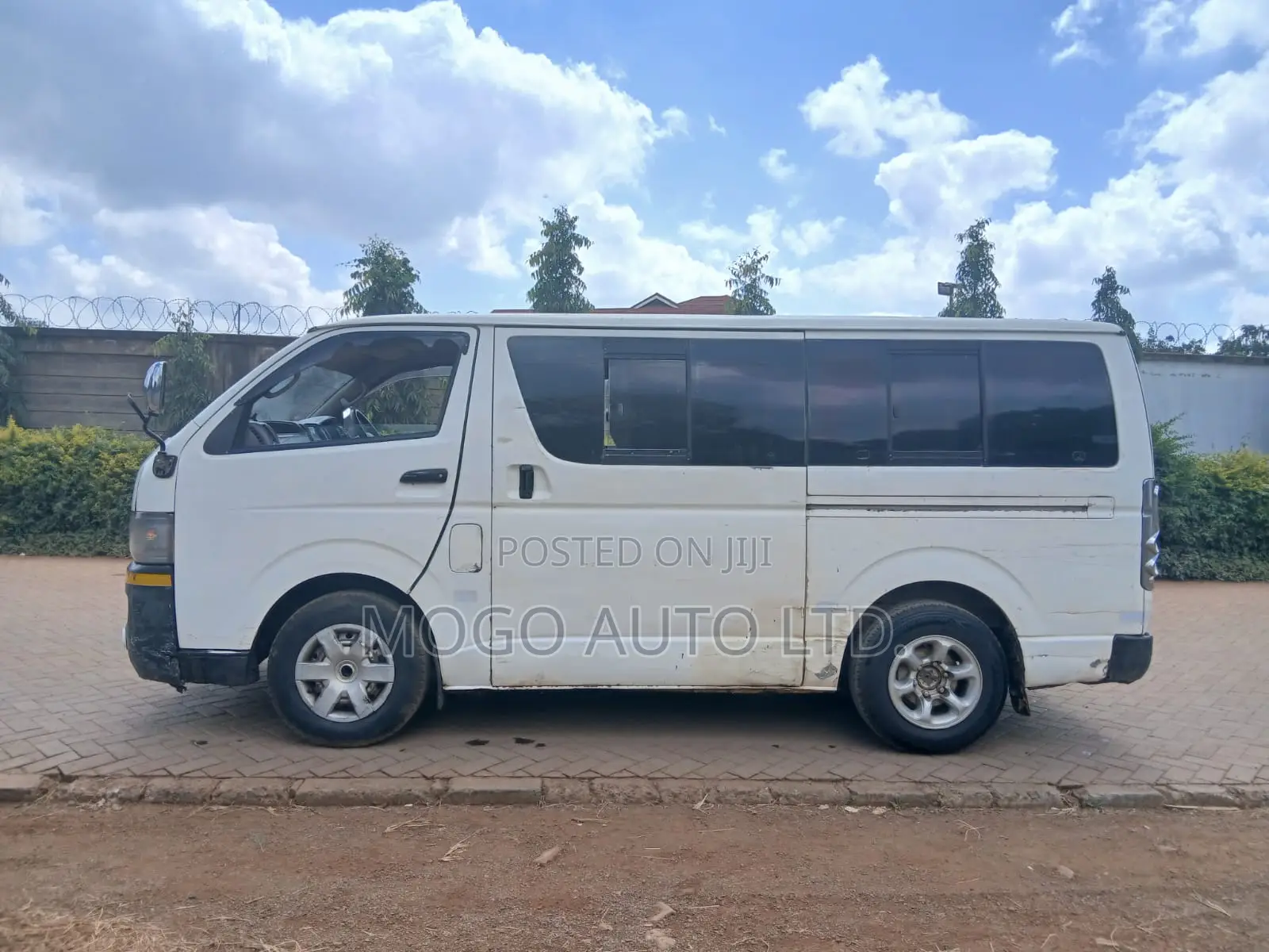 Toyota HiAce 2009 White