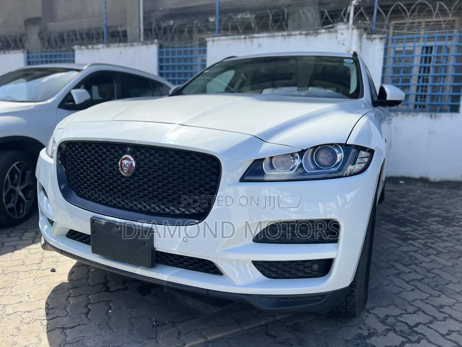 Jaguar F-Pace 20d Premium AWD 2018 White