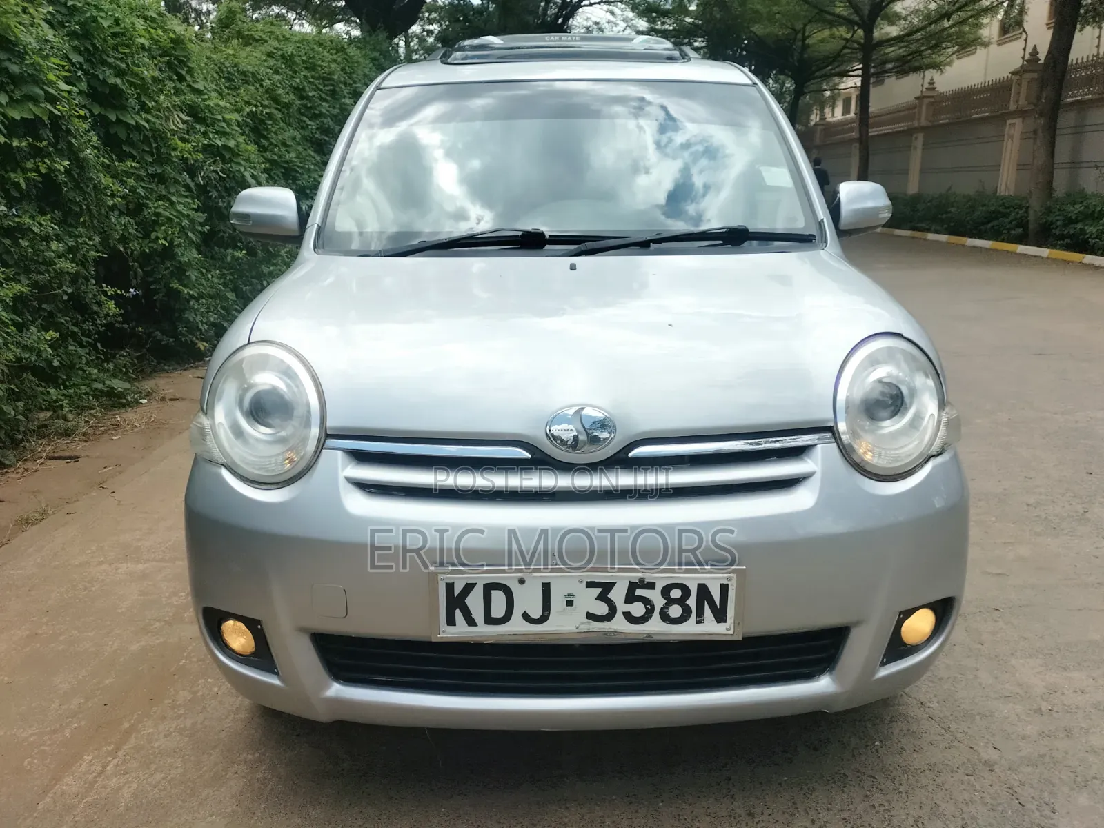 Toyota Sienta 2015 Silver