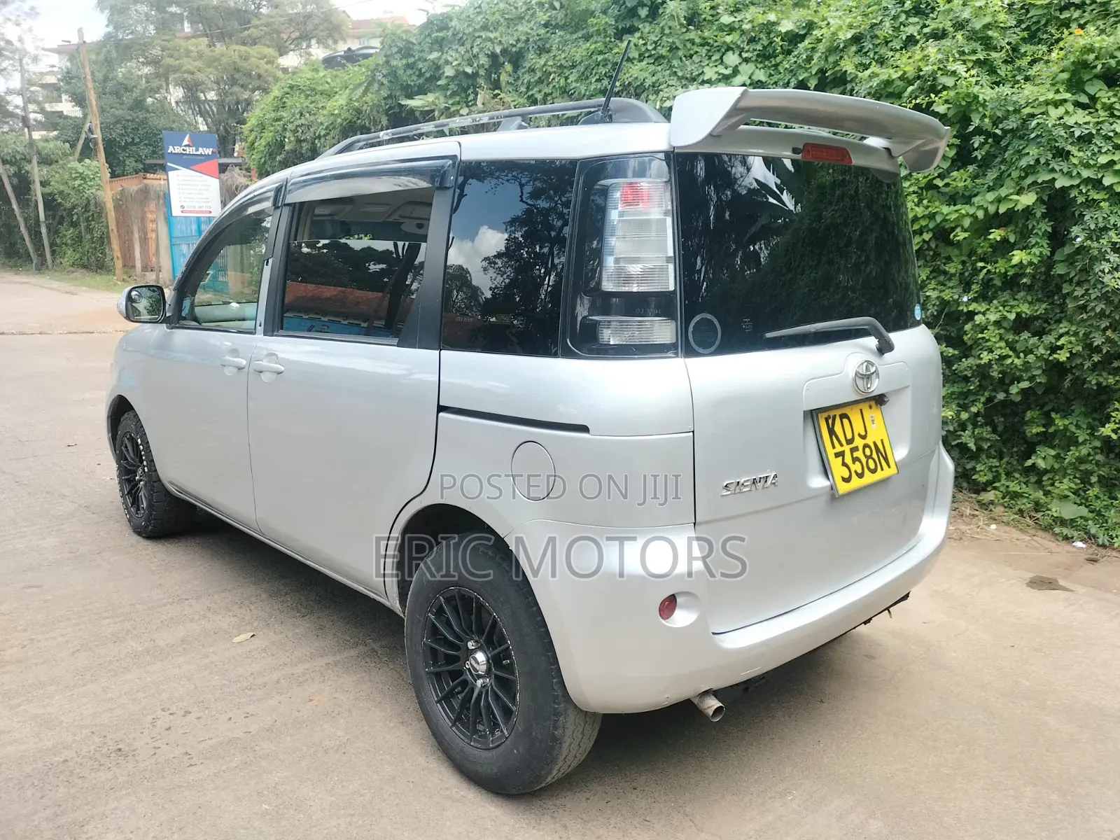 Toyota Sienta 2015 Silver