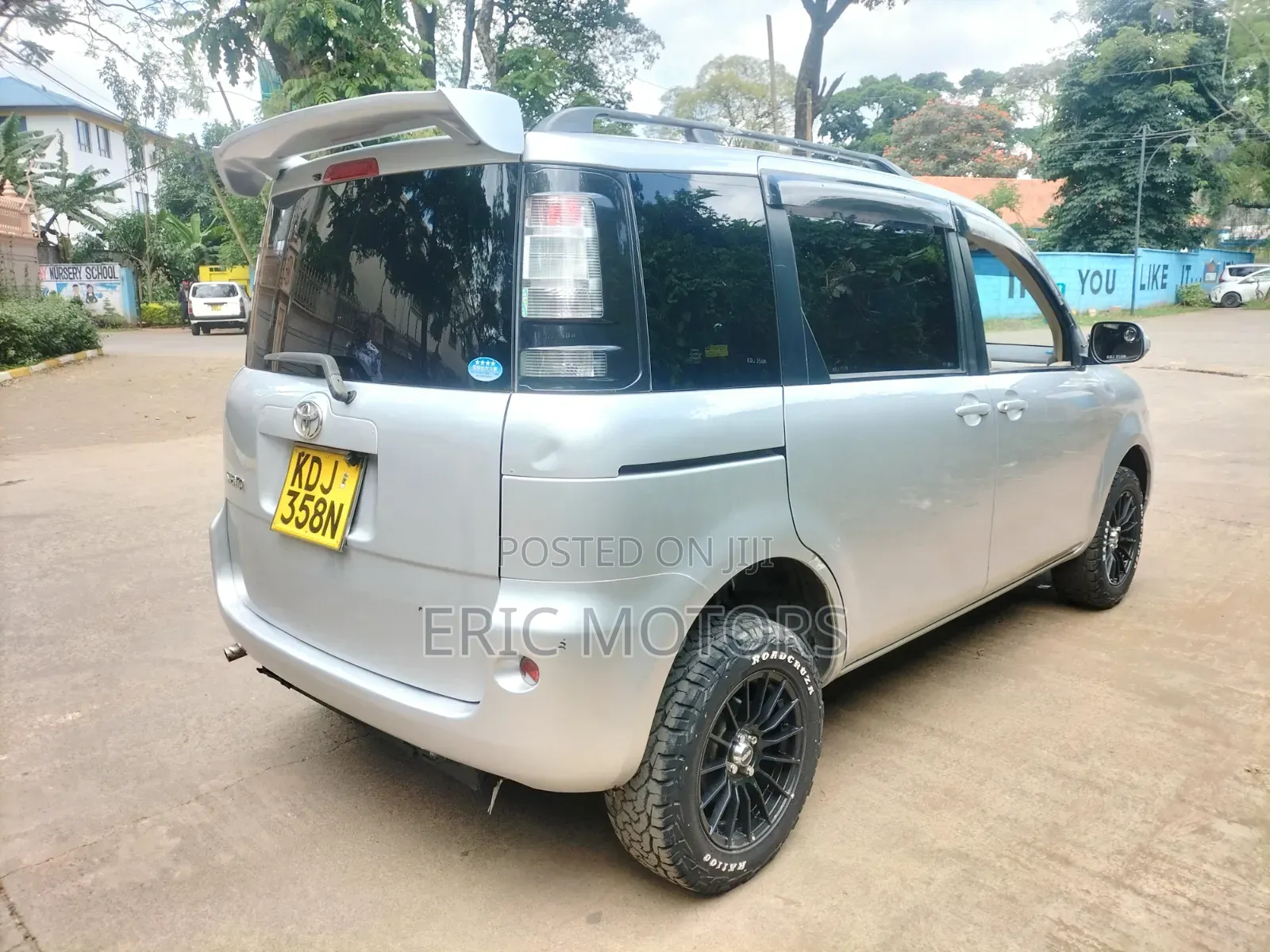 Toyota Sienta 2015 Silver