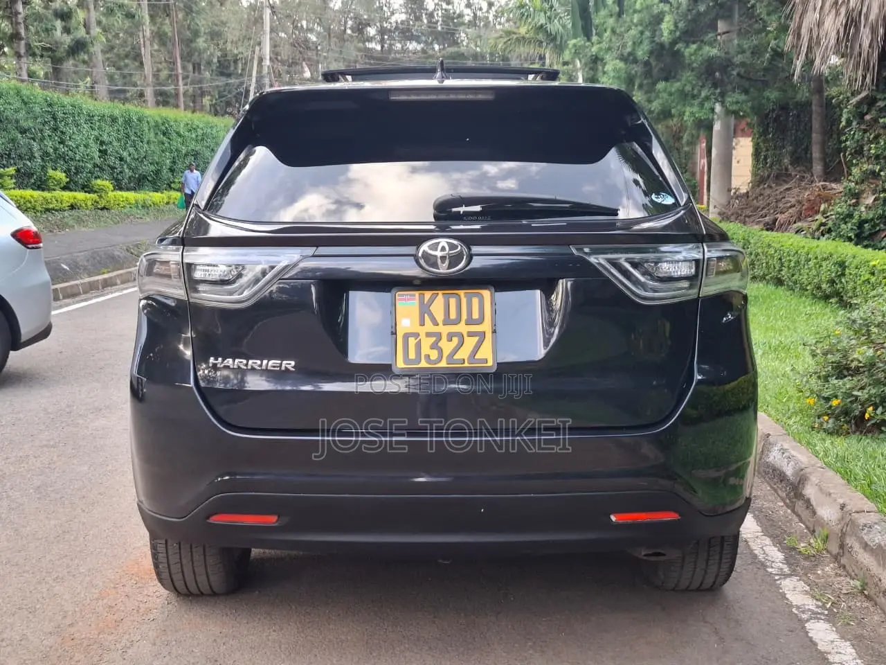 Toyota Harrier 2.0 4WD 2015 Black