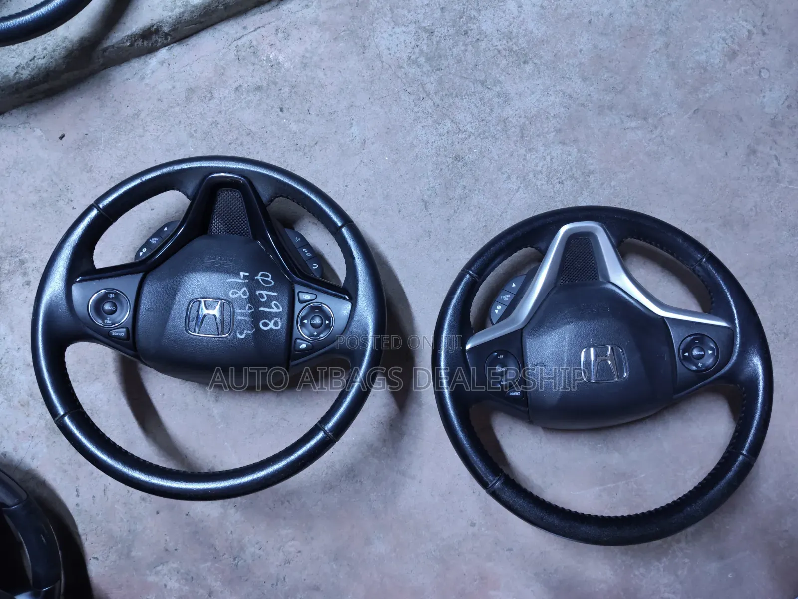 Honda Vezel Stearing Wheels Complete With Airbag.