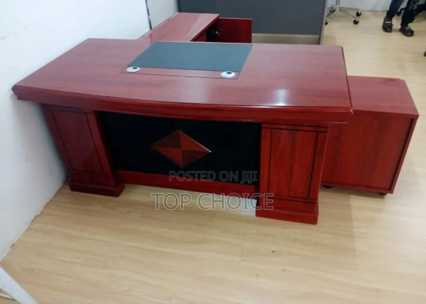 Mahogany Table: 1.6m Executive Desk