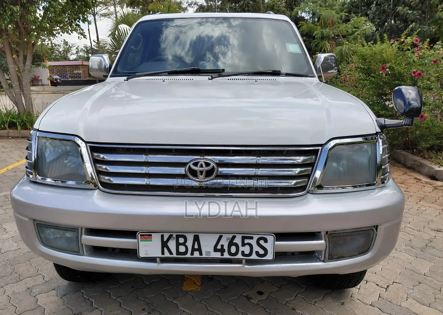 Toyota Land Cruiser Prado 2000 White