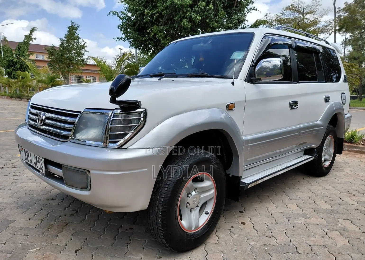 Toyota Land Cruiser Prado 2000 White