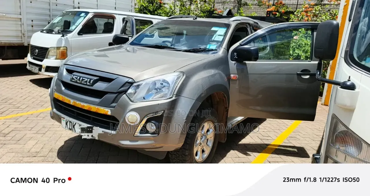 Isuzu D-MAX 2022 Gold
