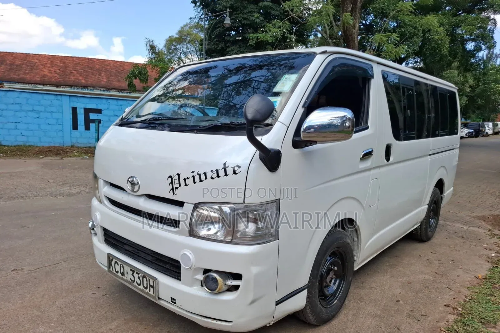 Toyota HiAce 2010 White