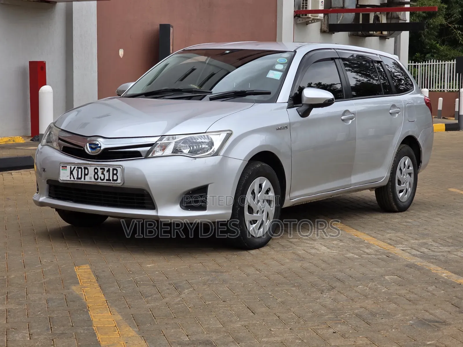 Toyota Corolla Fielder 2015 Silver