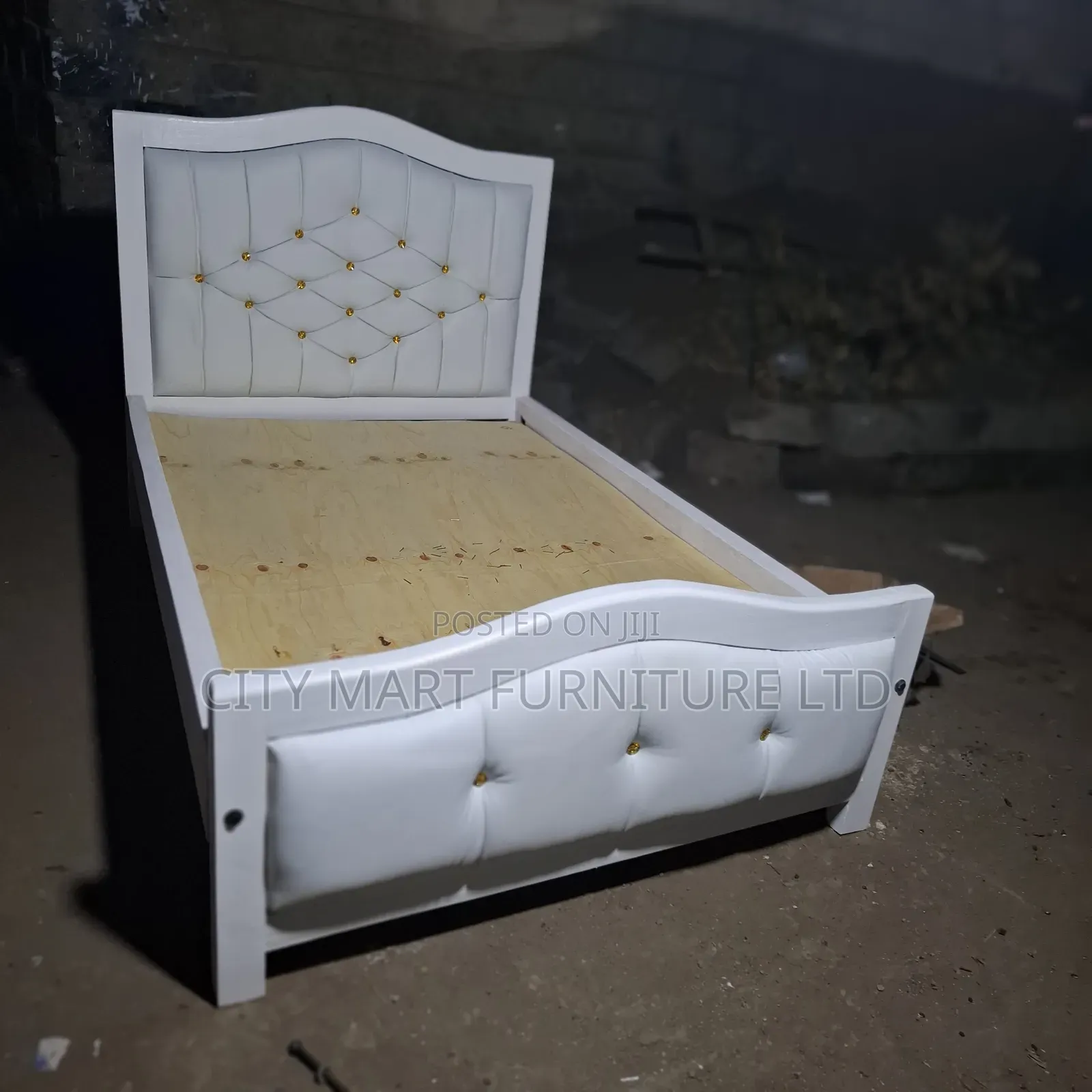 Freshy Modern Mocket Beds on Offer!