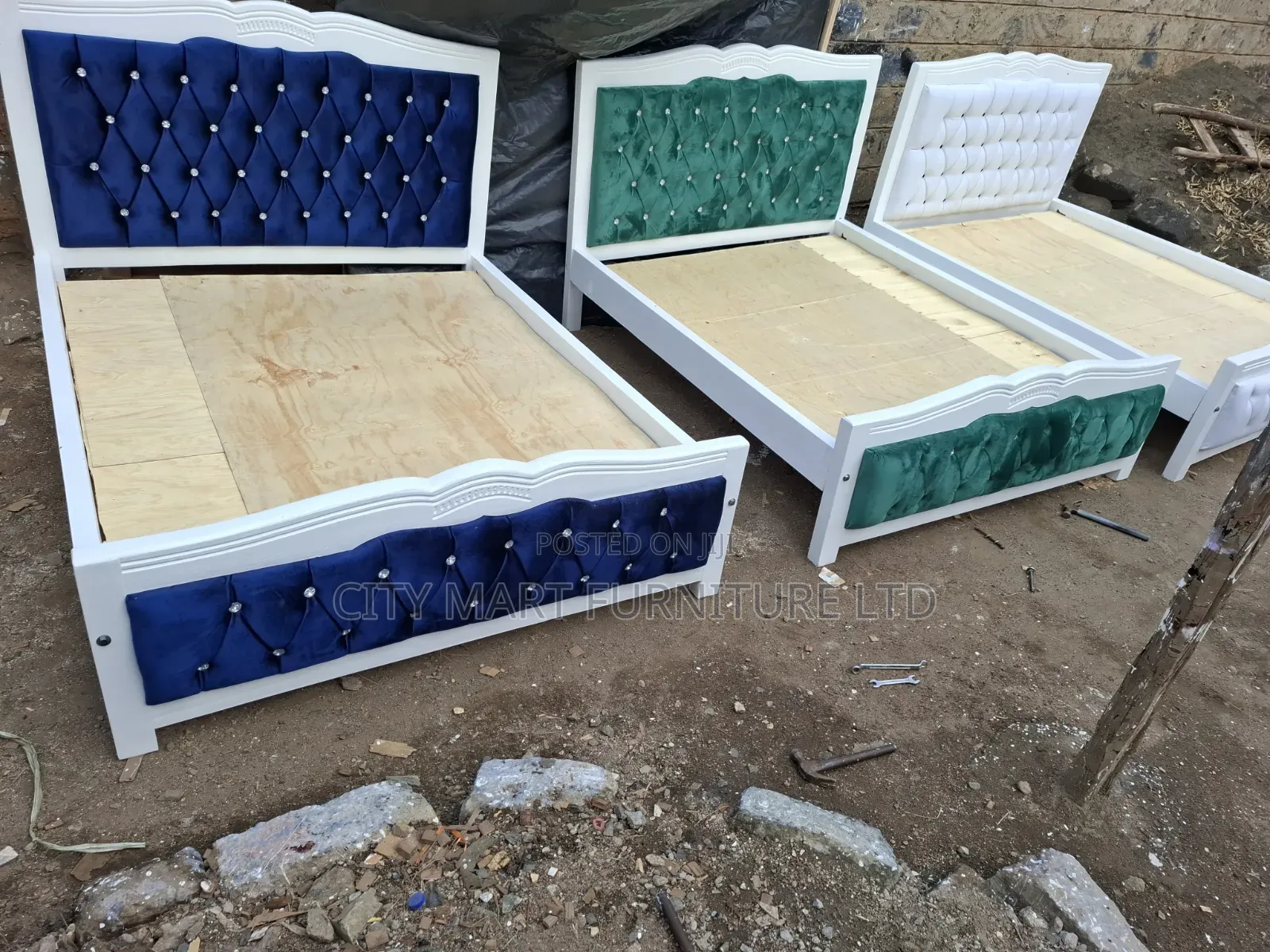 Snugly Modern Mountain 3 by 6 Mocket Beds on Offer!