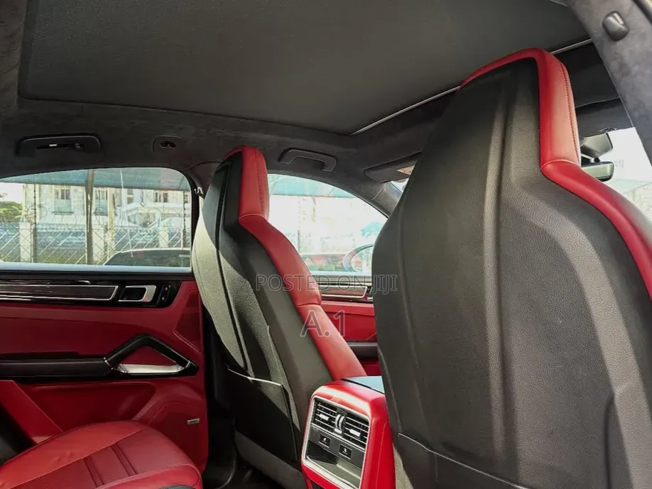 Porsche Cayenne Turbo AWD 2019 Blue