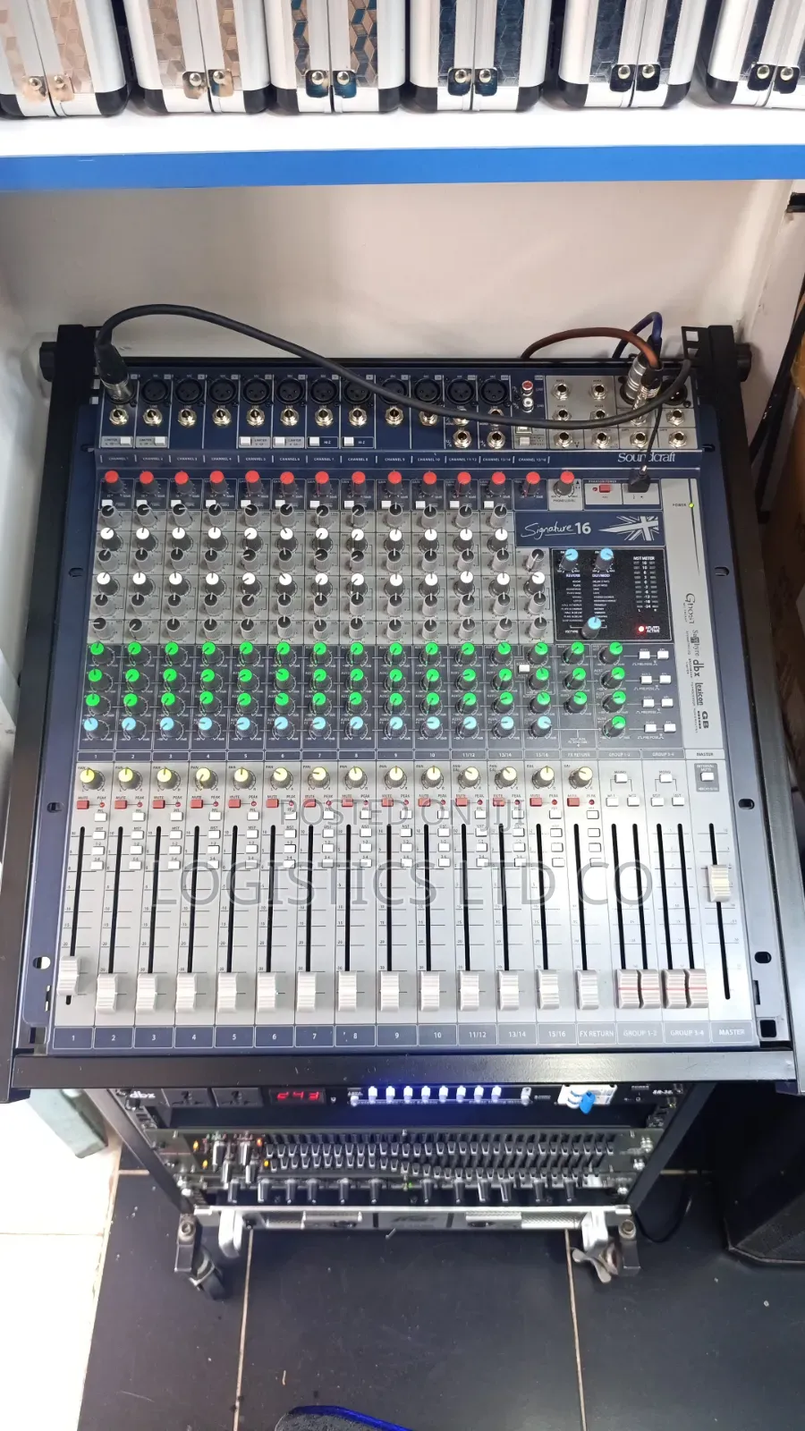 Soundcraft Signature 16 Analog 16-Channel Mixer Onboard Lexicon Effect