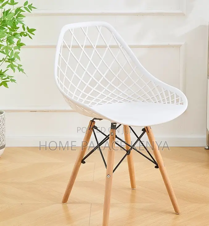 Dining Chair: Nordic Style Plastic Chair With Grid Pattern Back