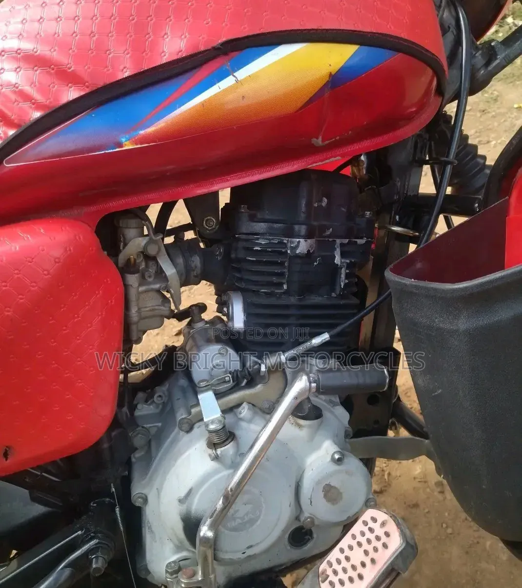 Bajaj Boxer 150 UG 2022 Red