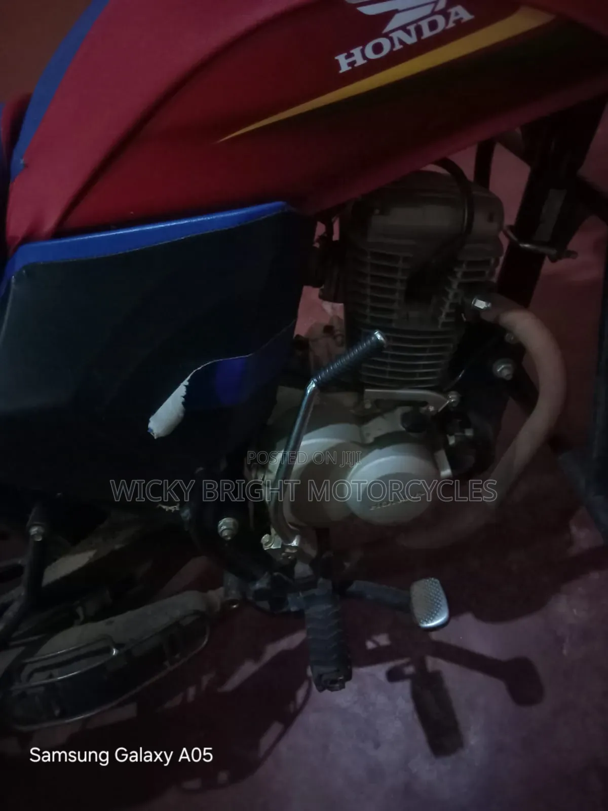 Honda CB 2025 Red