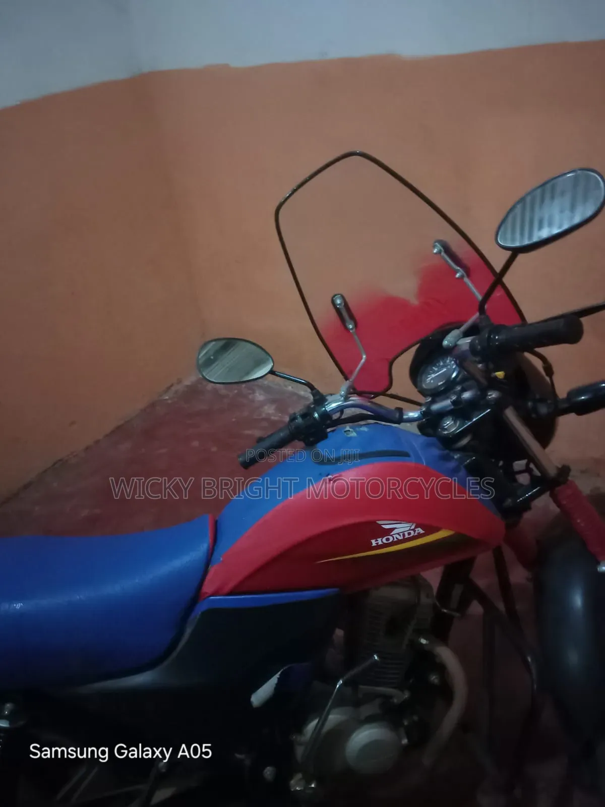 Honda CB 2025 Red