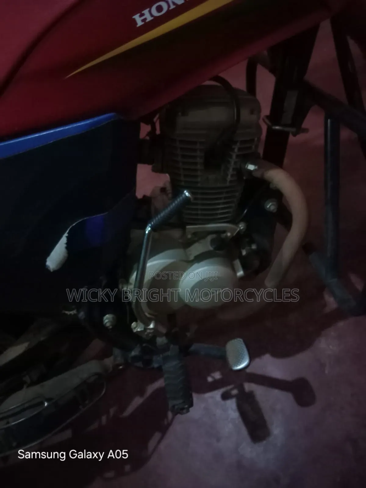 Honda CB 2025 Red