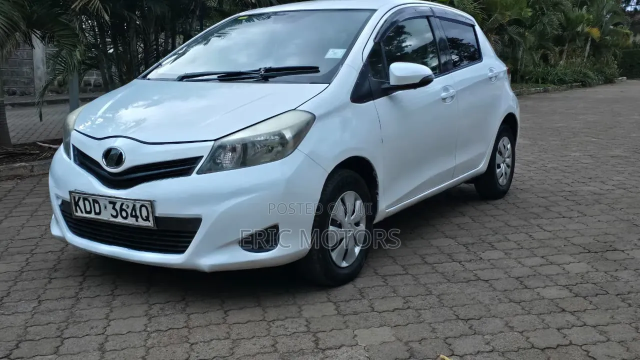 Toyota Vitz 1.0 FWD 5dr 2014 White