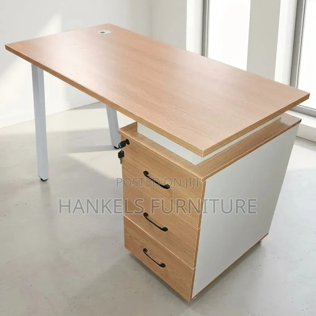 1.4m Office Desk Modern – Functional Office Desk With Modern Design
