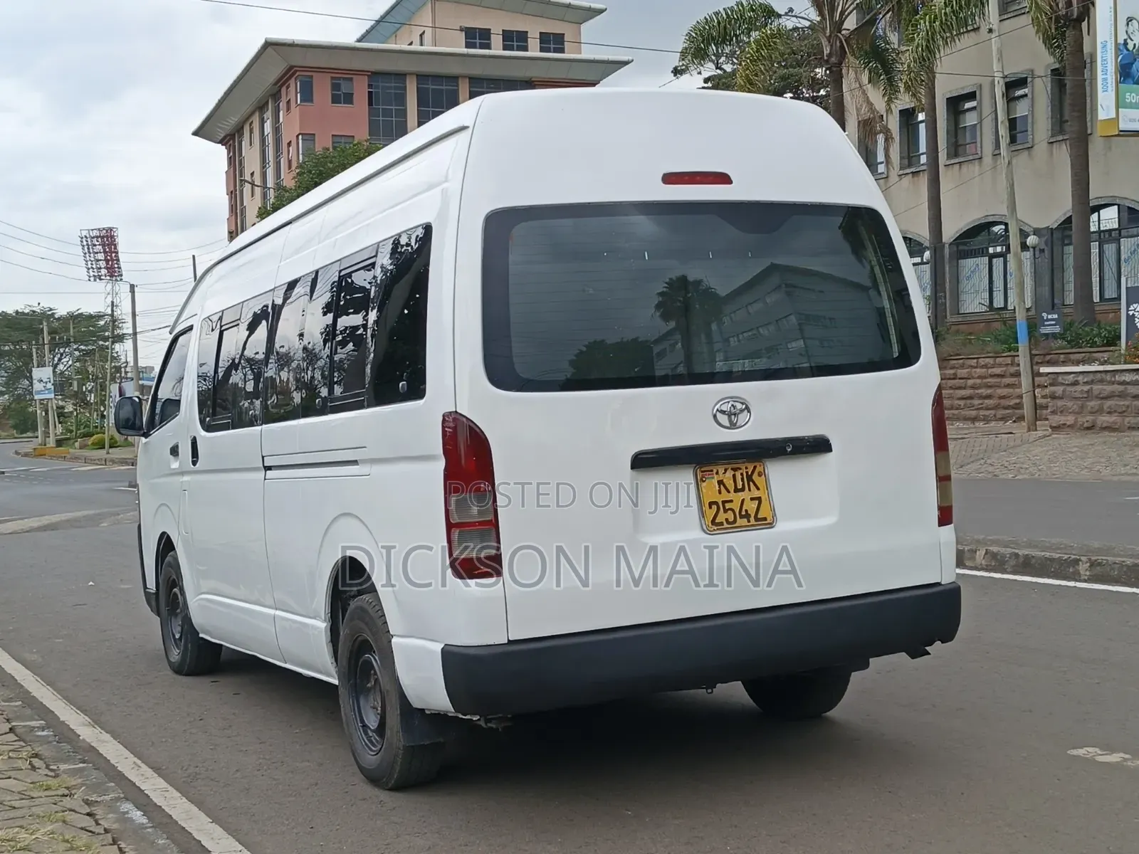 Toyota HiAce 2017 White