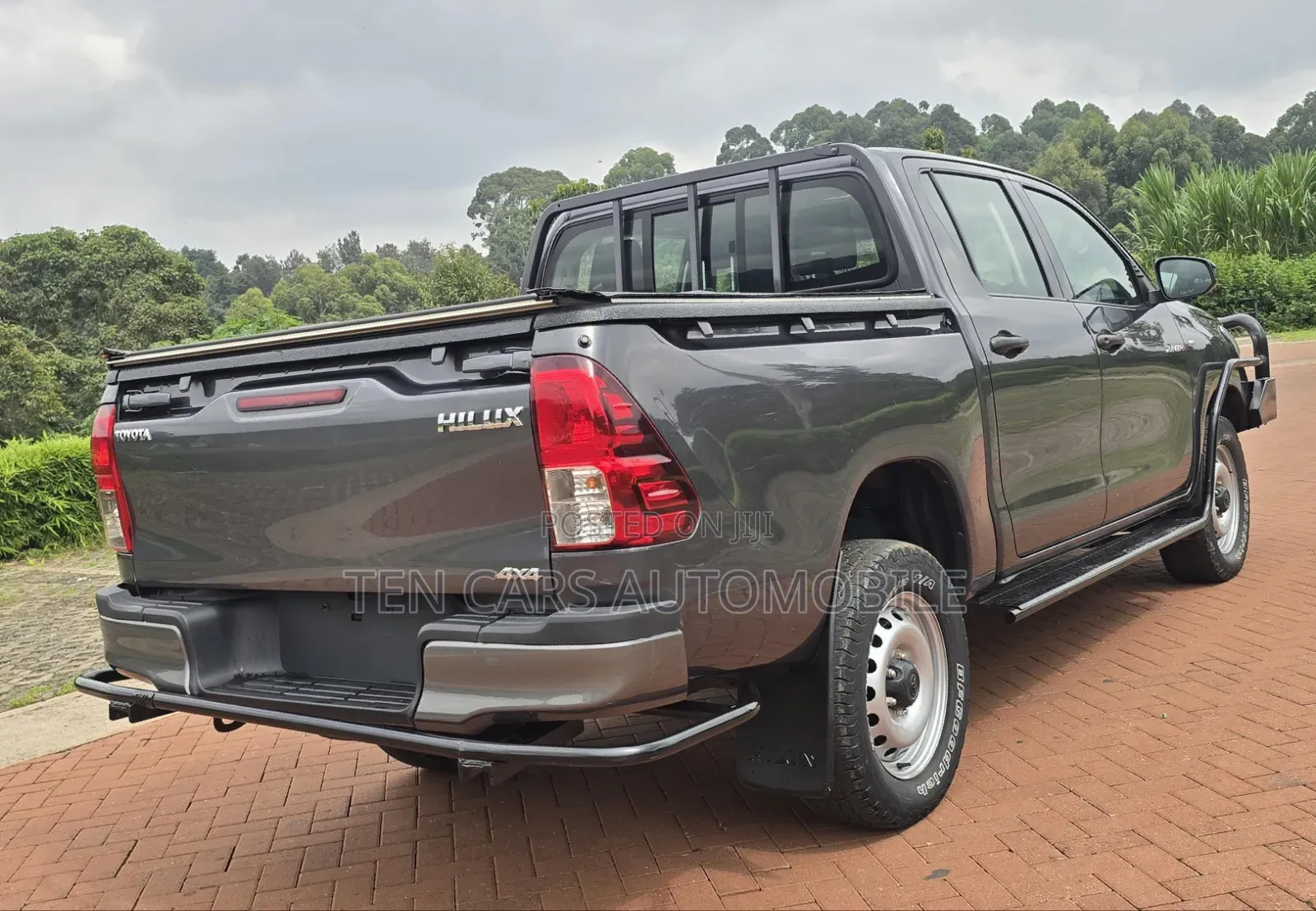 Toyota Hilux 2021 Gray