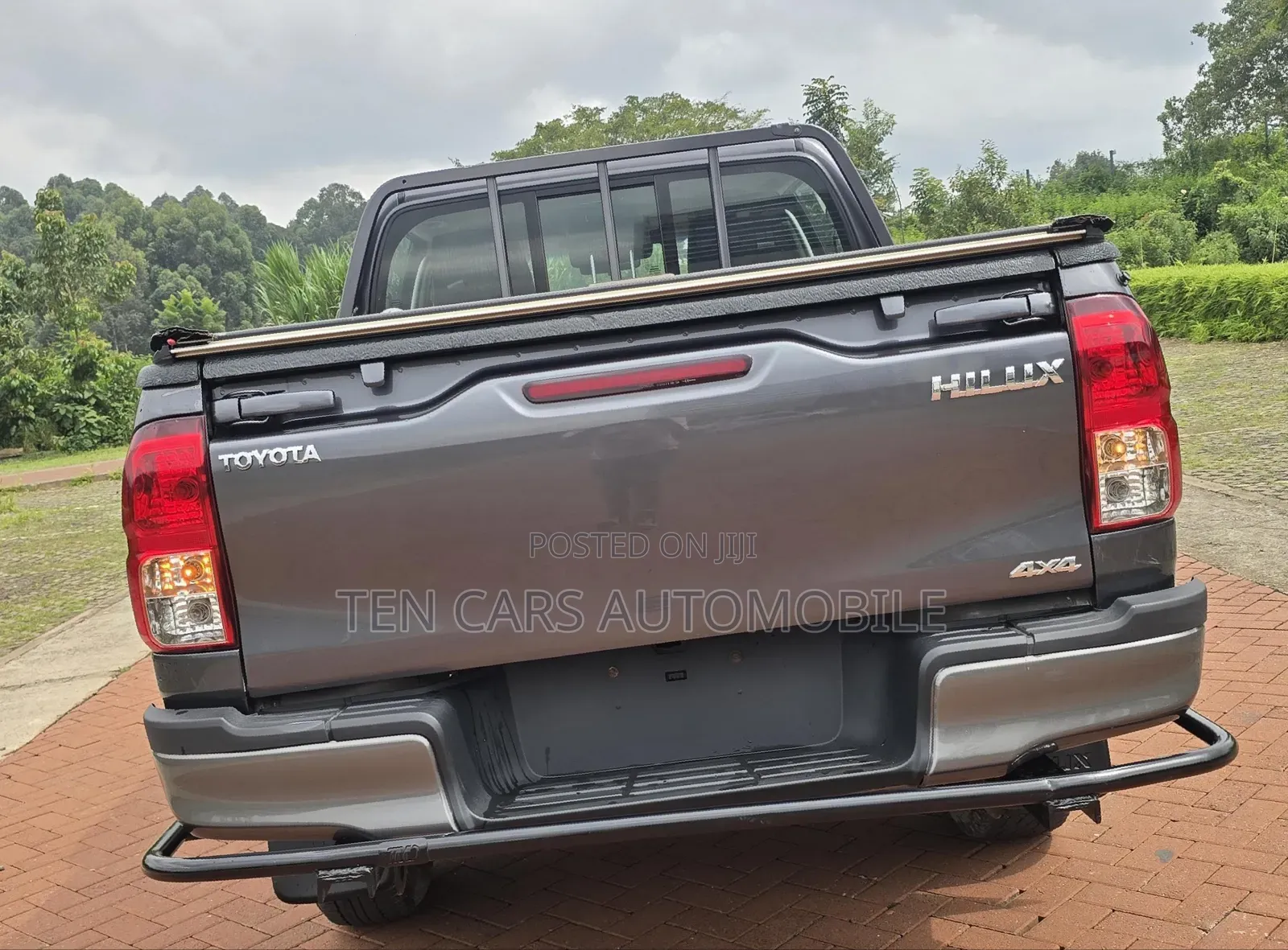 Toyota Hilux 2021 Gray