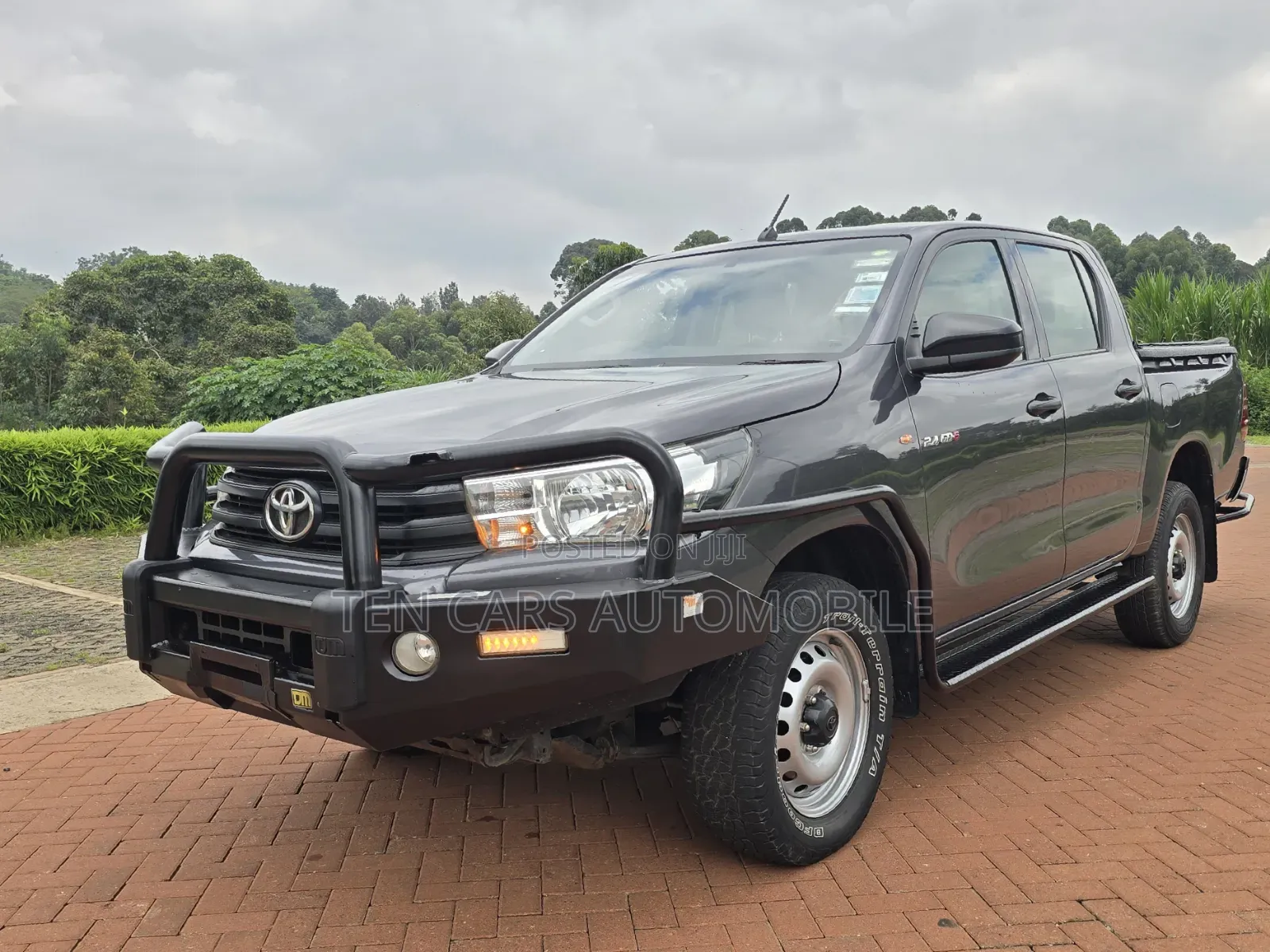 Toyota Hilux 2021 Gray