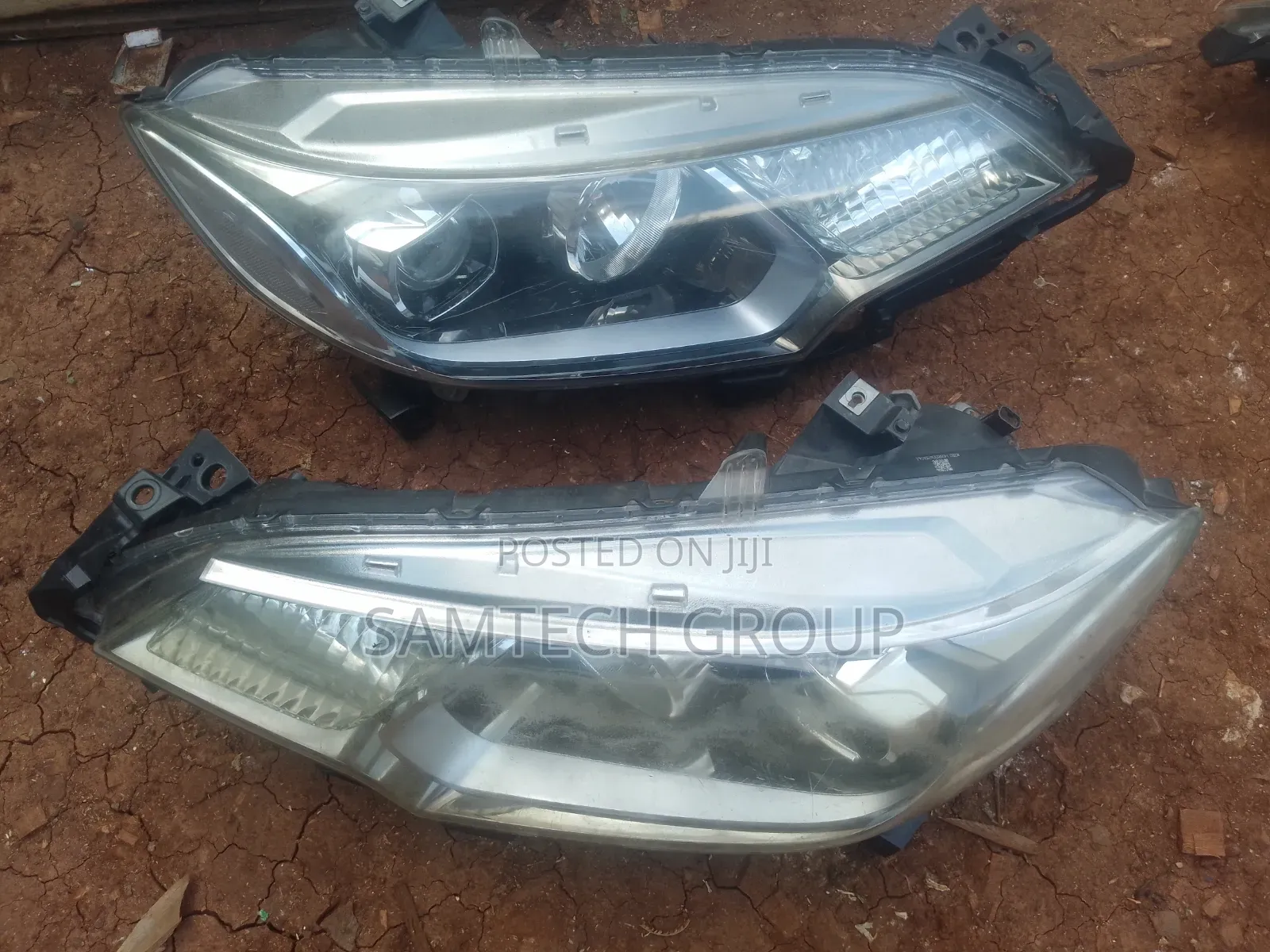 Honda Fit 2015 Headlights