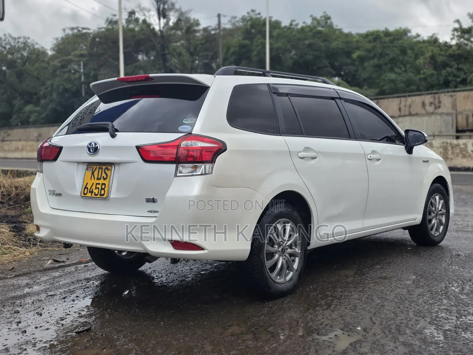 Toyota Corolla Fielder 2017 White
