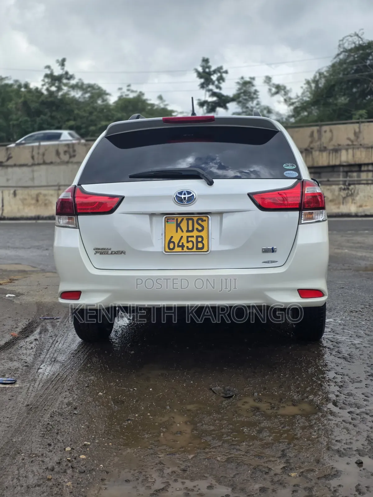 Toyota Corolla Fielder 2017 White