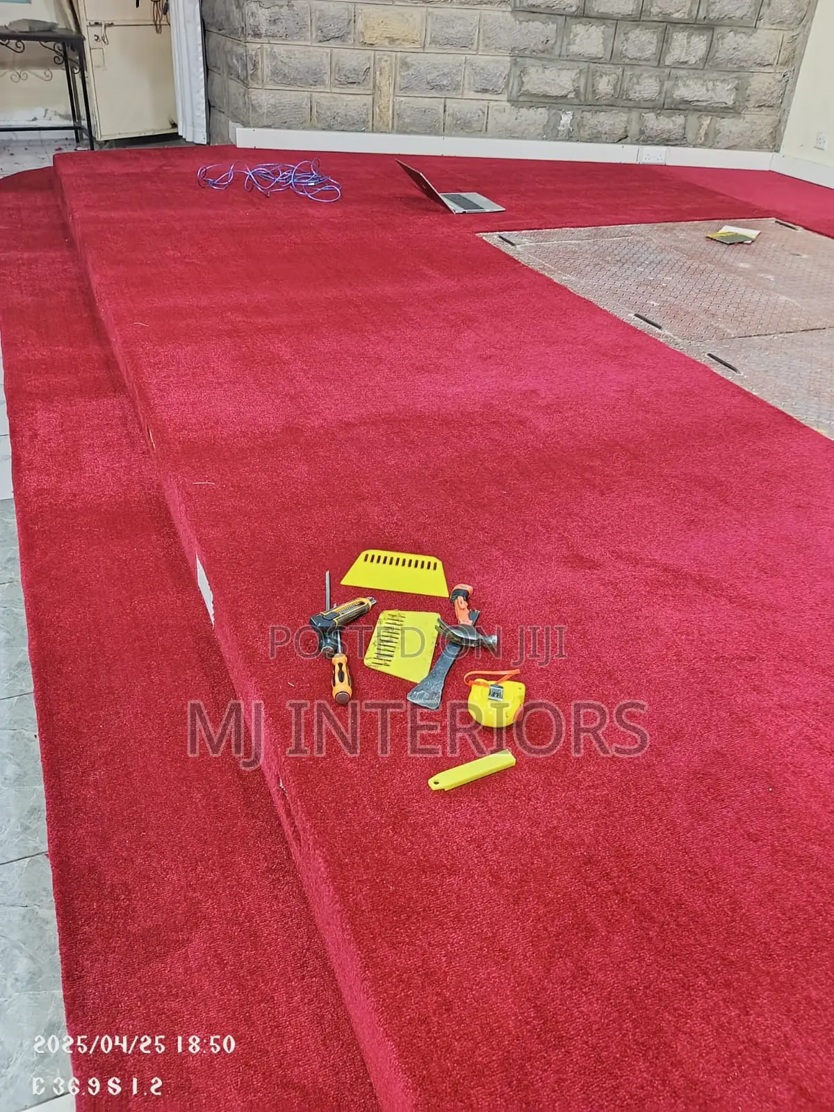 Modern Usa Maroon Wall to Wall Carpet for Reception Areas