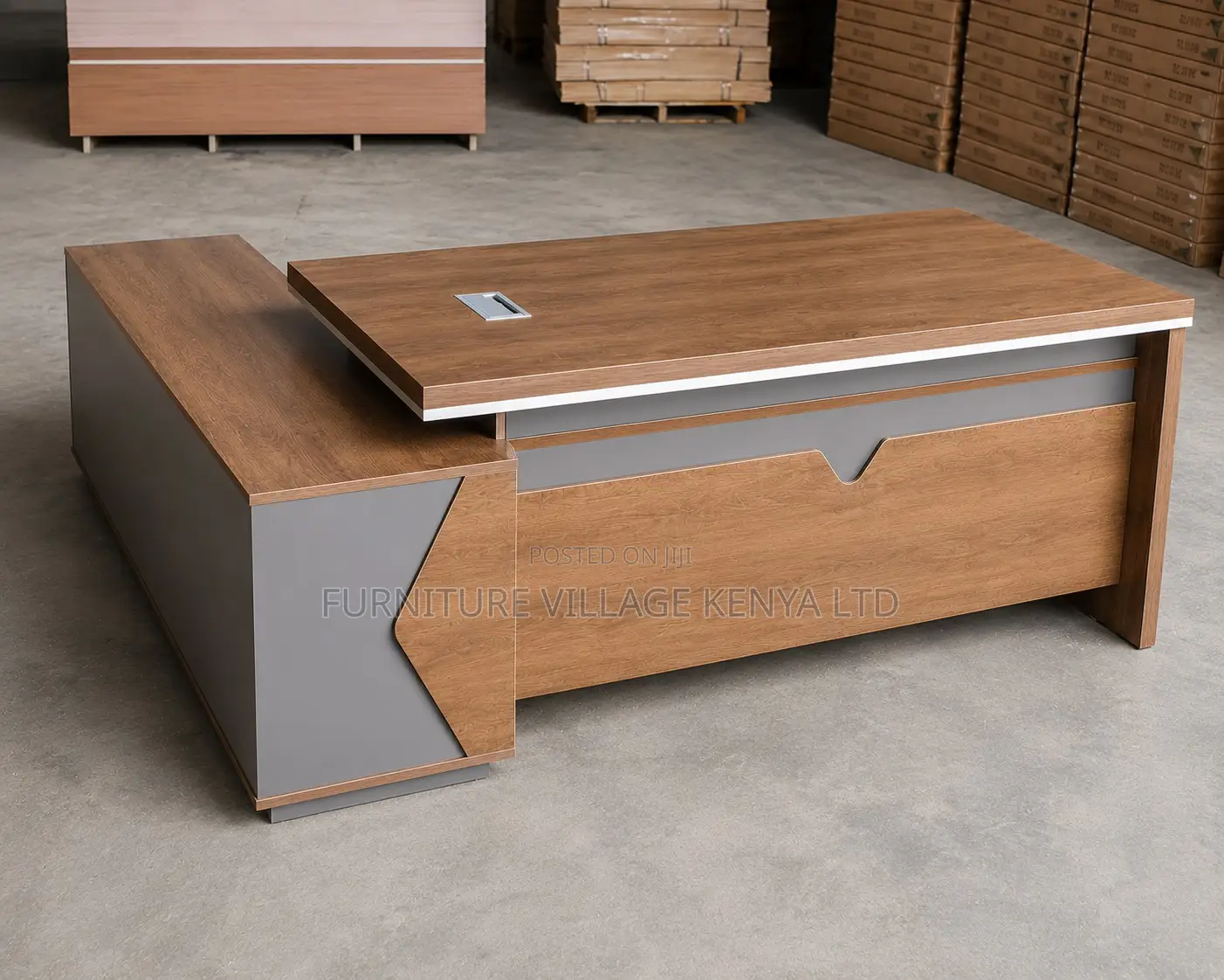 Office Desk: 160cm Manager Office L-Shape Writing Table.