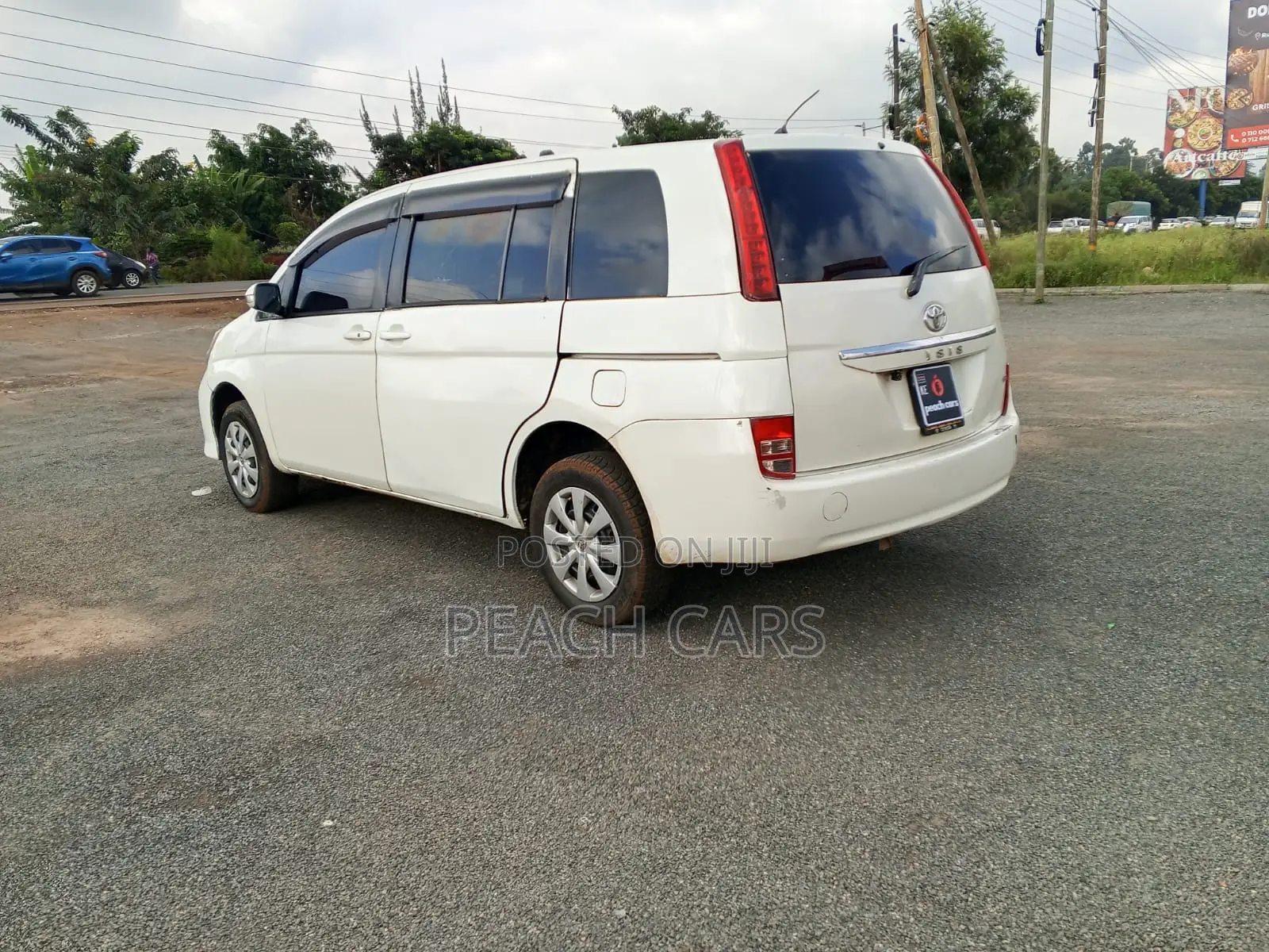 Toyota ISIS 2010 White