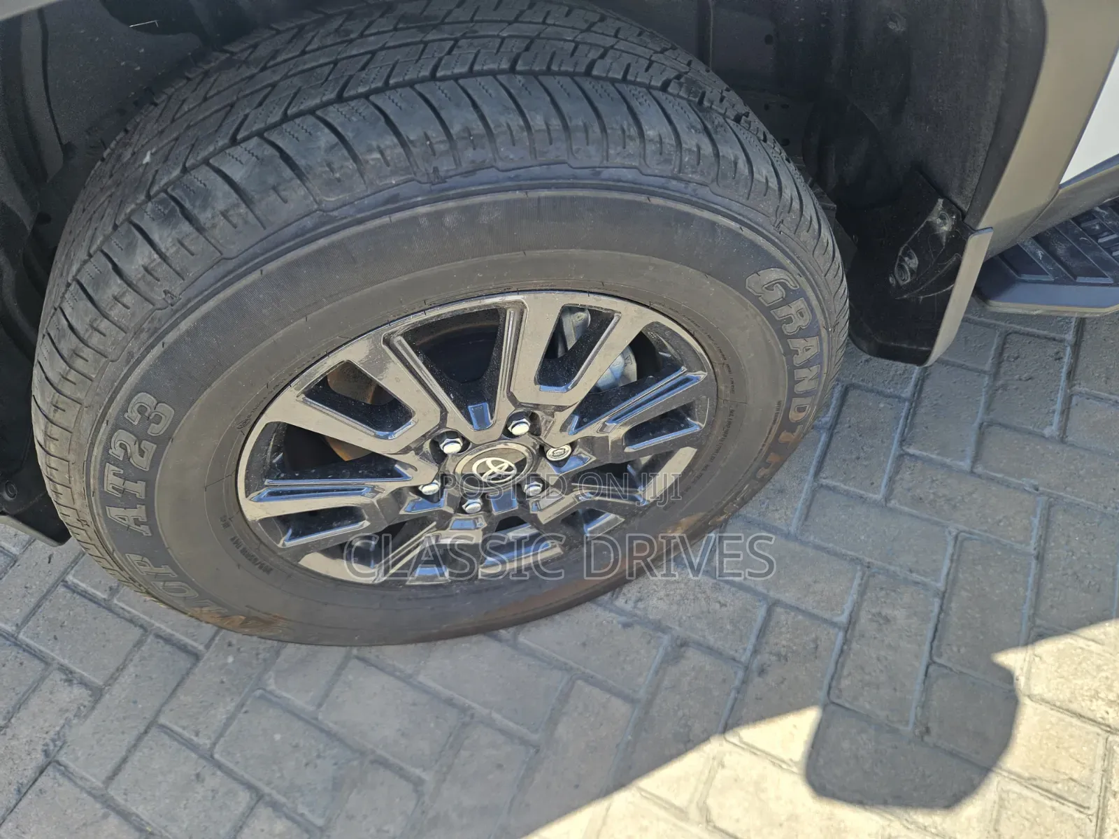 Toyota Land Cruiser Prado 2024 White