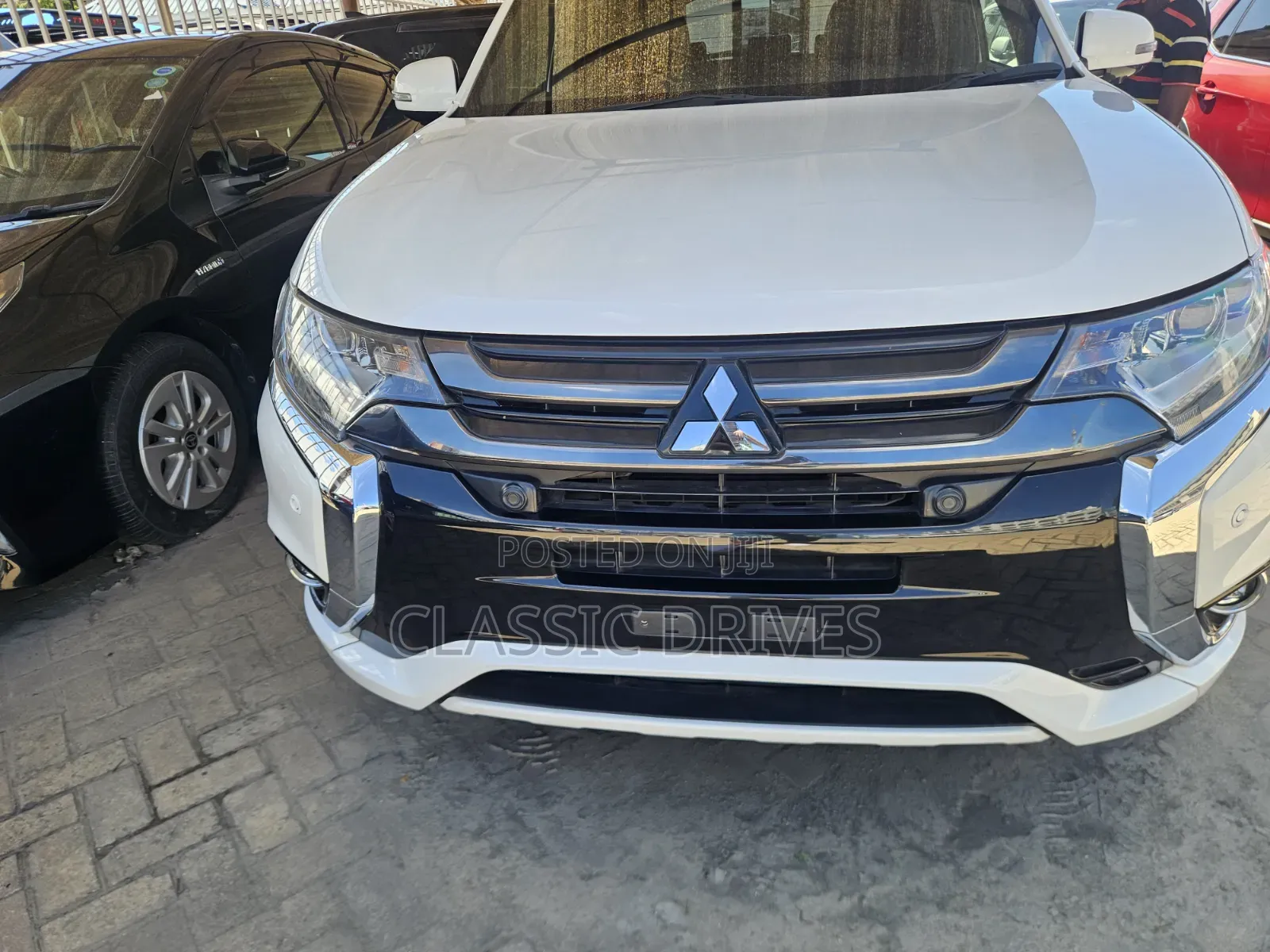 Mitsubishi Outlander 2018 White