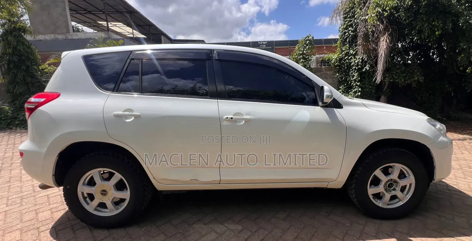 Toyota RAV4 2009 White