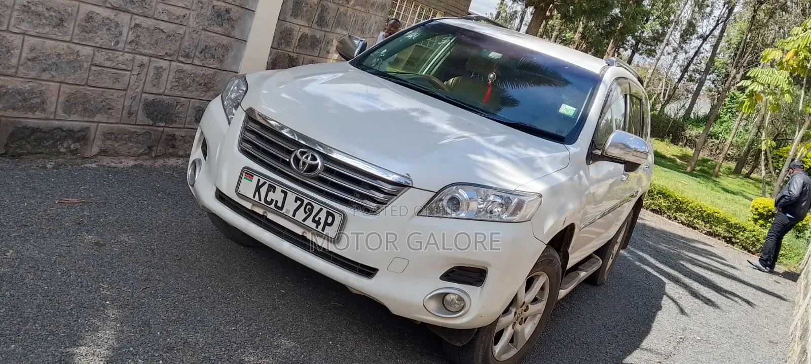 Toyota Vanguard 2009 White