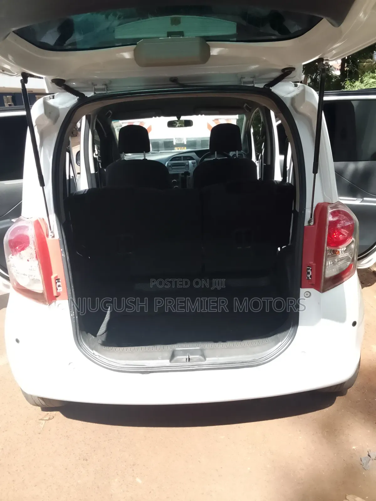 Toyota Ractis 2010 White