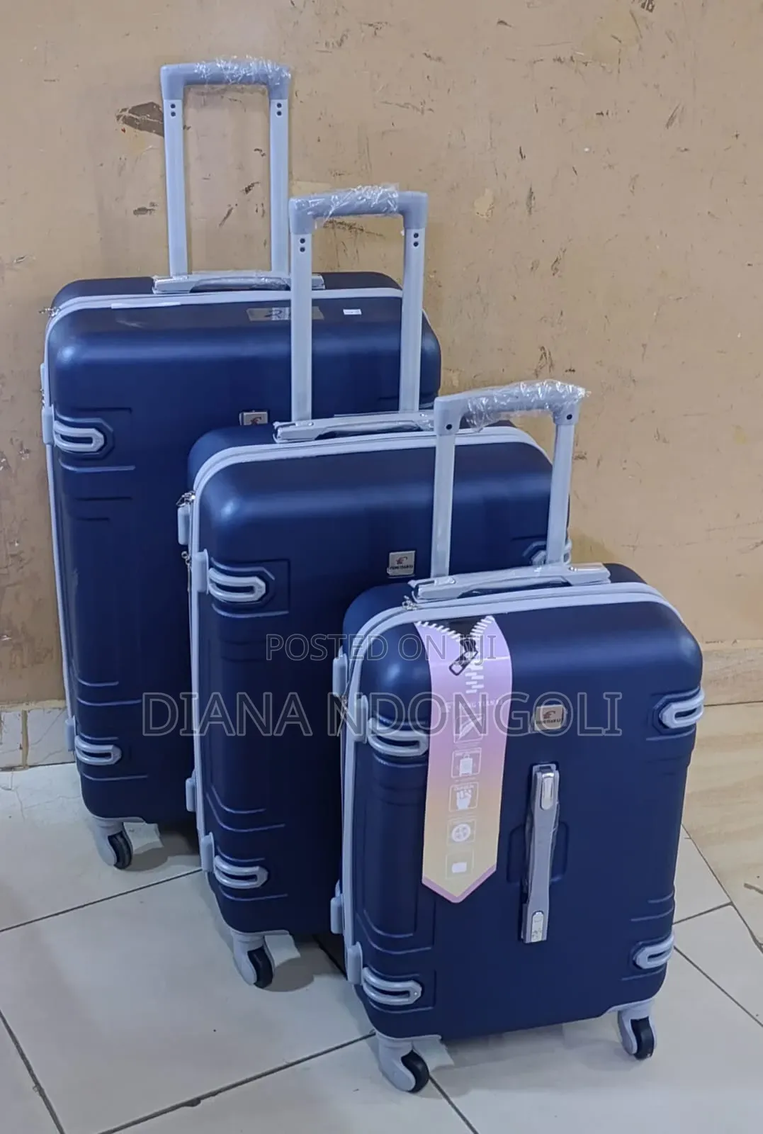 *Price Drop*
3 in 1 Luxurious Fibre Suitcase*
Zipper Closure Frame.
