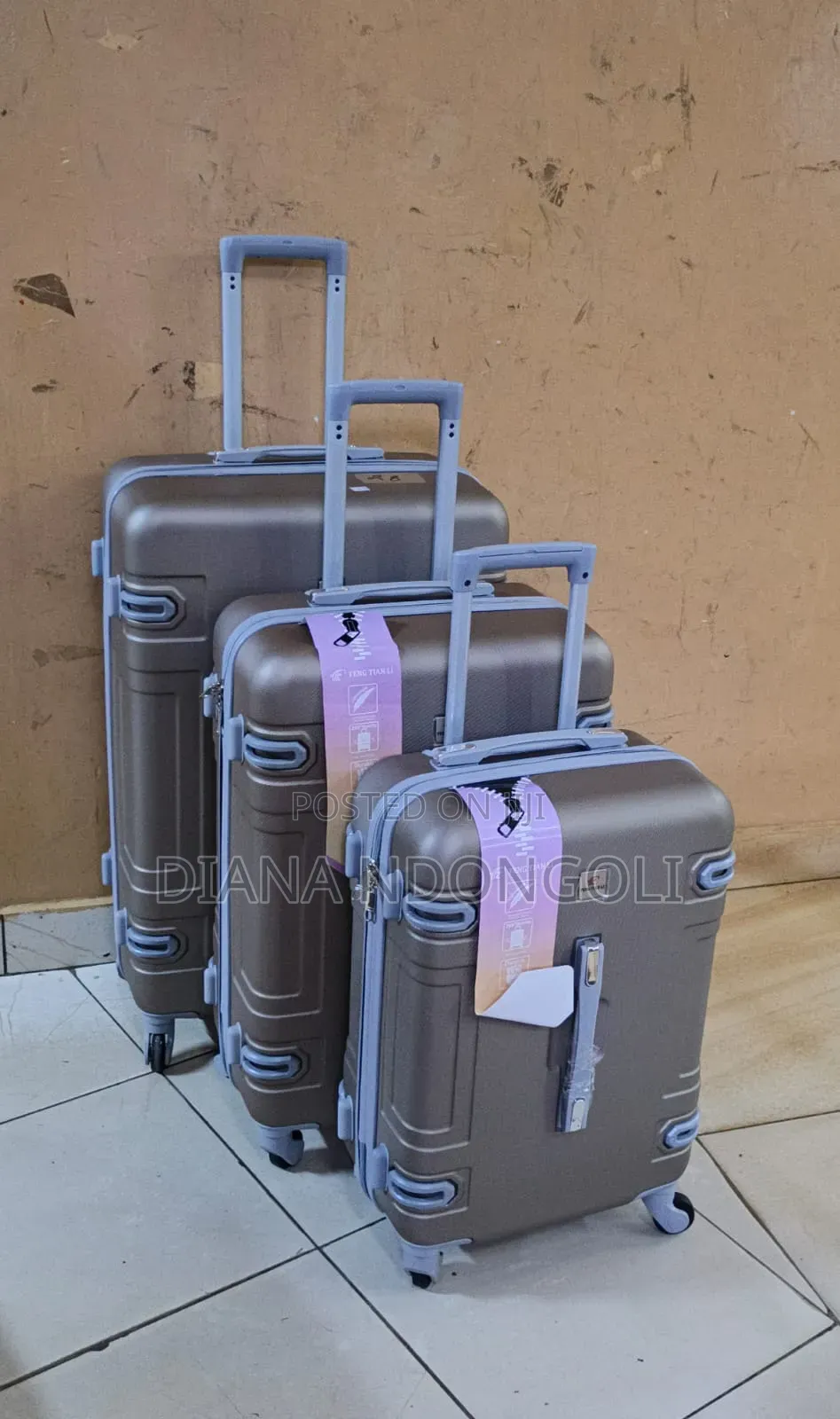 *Price Drop*
3 in 1 Luxurious Fibre Suitcase*
Zipper Closure Frame.