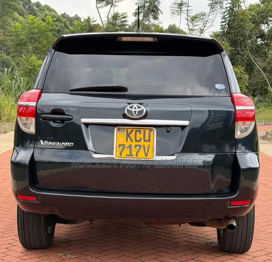 Toyota Vanguard 2013 Black