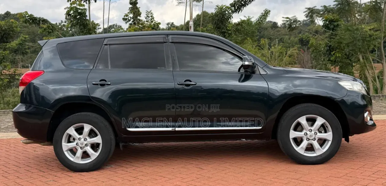 Toyota Vanguard 2013 Black