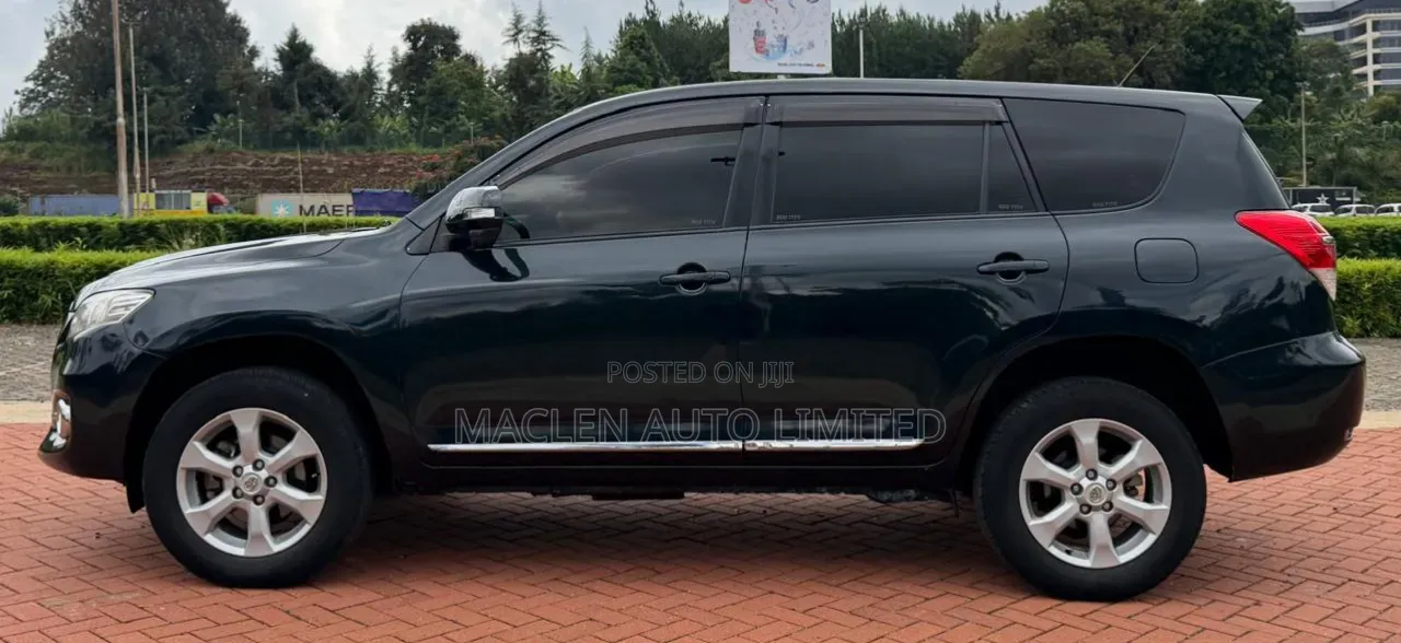 Toyota Vanguard 2013 Black