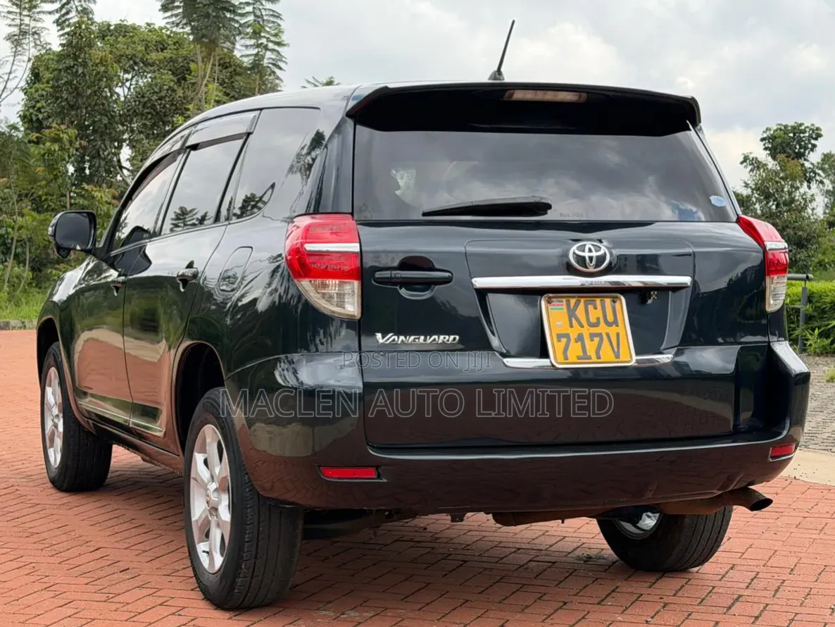 Toyota Vanguard 2013 Black