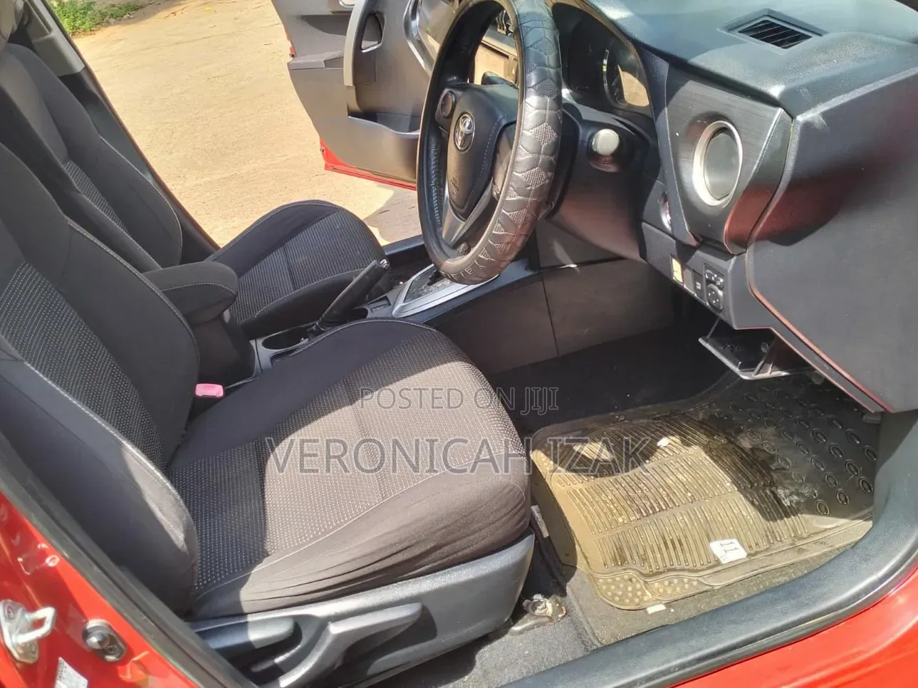 Toyota Auris 2013 Red